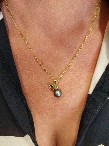 Pendentif PENDENTIF ABEILLE PERLE DE TAHITI SAPHIRS ET DIAMANT 58 Facettes 071971