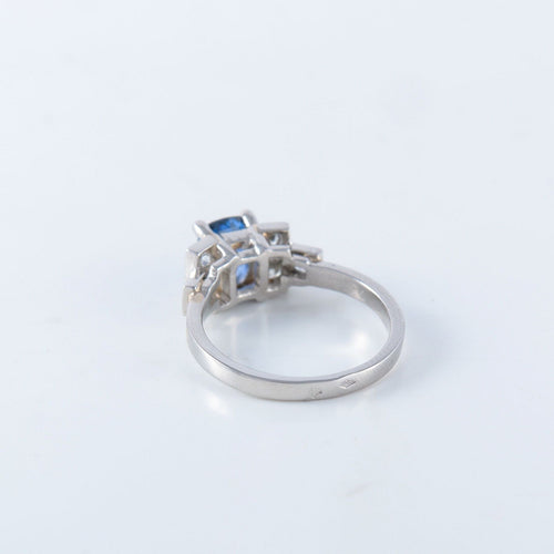Bague 53 Bague en platine et saphir 58 Facettes