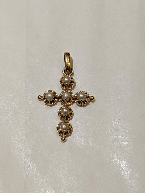 Pendentif Croix en or et perles 58 Facettes