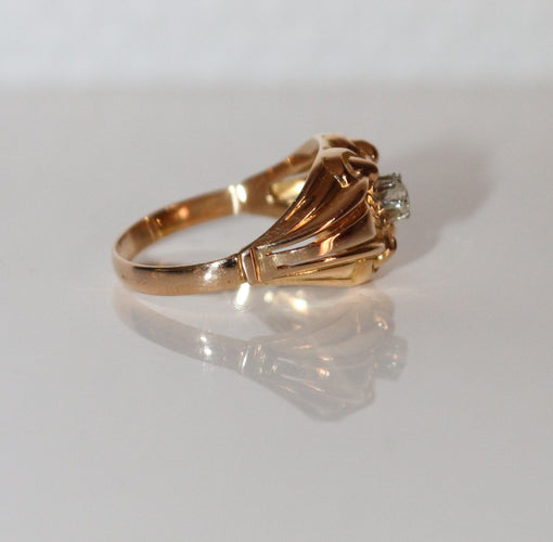 Bague 52 Bague Années 40 Godronnée et Ajourée 58 Facettes 495.1