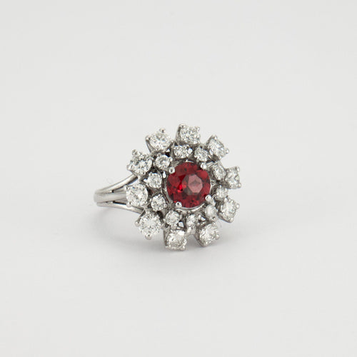 Bague 49.5 Bague marguerite, grenat, diamants 58 Facettes