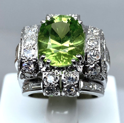 Bague Bague Art Déco Platine diamants et péridot 58 Facettes