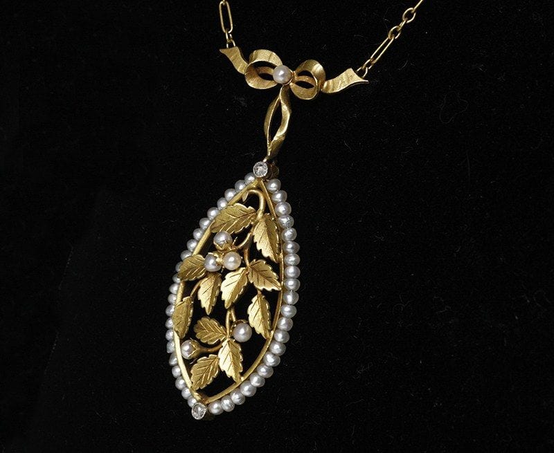Collier Pendentif floral Art Nouveau or et perles fines 58 Facettes