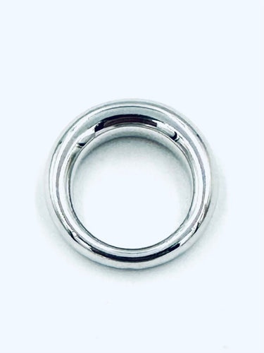 Bague 51 CHAUMET. Bague jonc or blanc 18K 58 Facettes