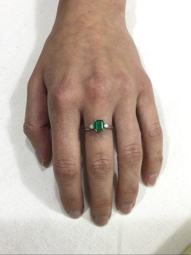 Bague 53 Bague Or Blanc Diamants Et émeraude 58 Facettes