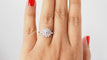 Bague 52.5 Bague double entourage en or blanc et diamants 58 Facettes 31928