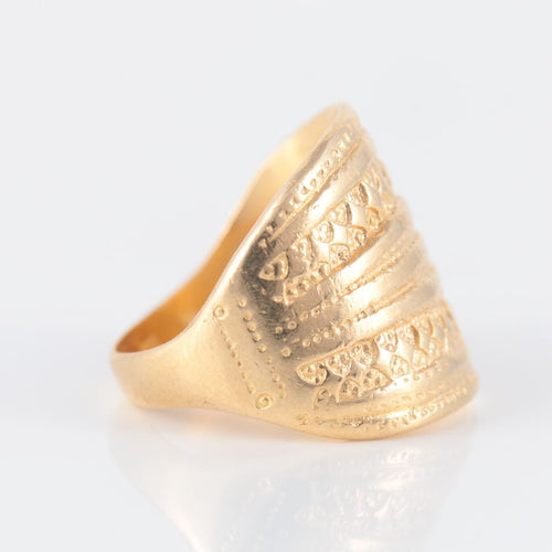 Bague 54 Bague Or jaune gravée 58 Facettes