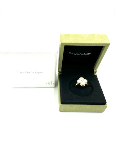 Bague 50 VAN CLEEF & ARPELS. Bague Alhambra vintage or, nacre et diamant 58 Facettes