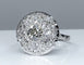 Bague 58 Bague en or blanc 18 carats pavée de 33 diamants, vers 1930 58 Facettes AB293