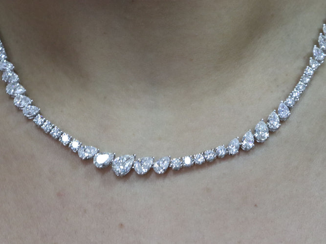 Collier Collier rivière de diamants Or blanc 58 Facettes 190