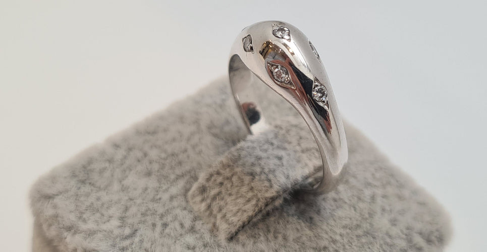 Bague 50 Bague en Or blanc, diamants 58 Facettes