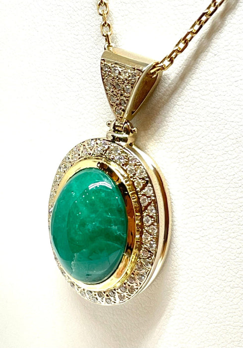 Collier Chaîne et pendentif or jaune jade vert et diamants 58 Facettes