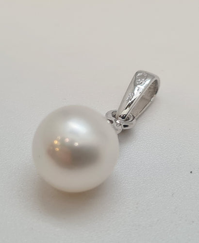 Pendentif Pendentif en Or blanc, perle de culture 58 Facettes
