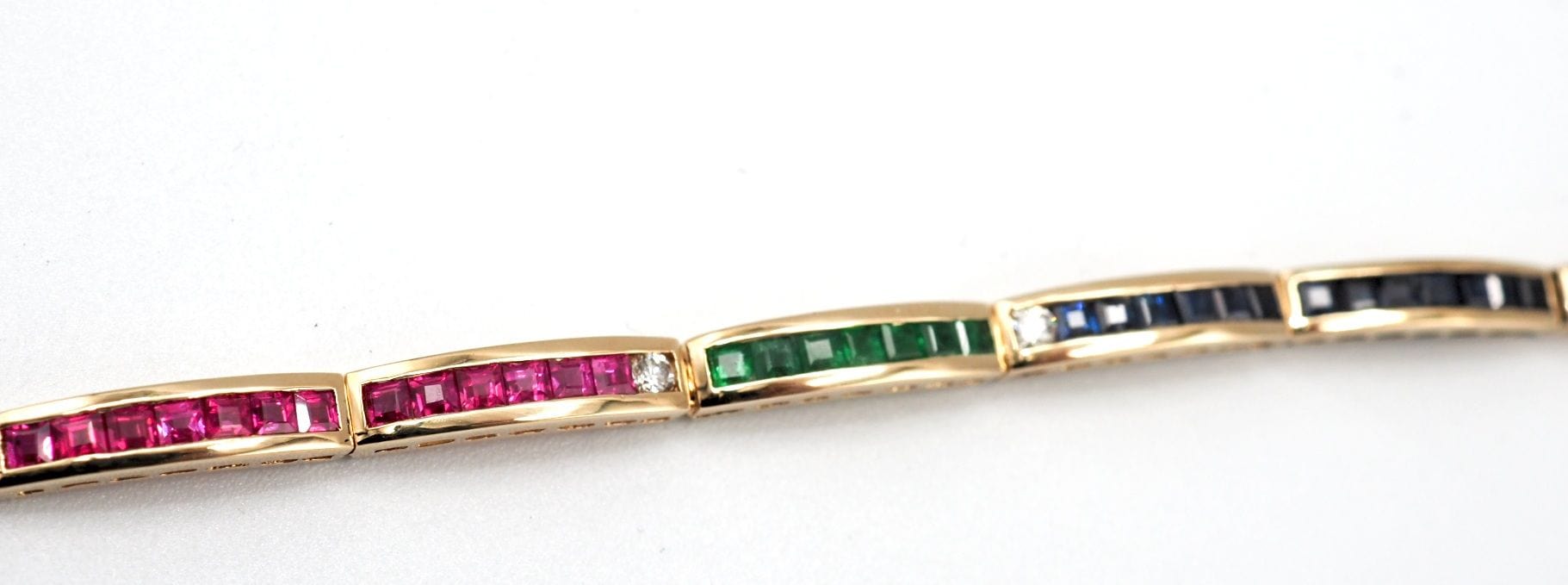 Bracelet Bracelet rubis émeraudes saphirs diamants or jaune 58 Facettes