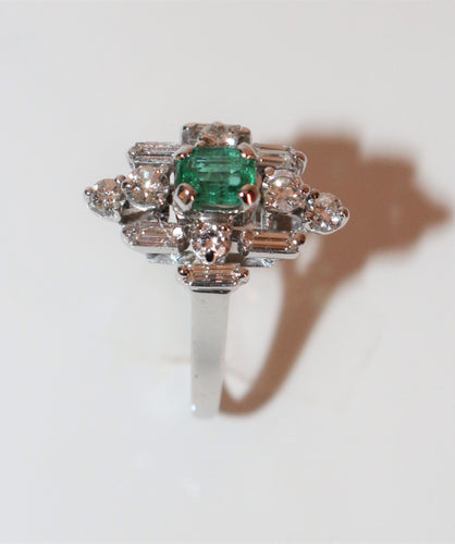 Bague Bague Fleur Moderniste émeraude 58 Facettes 509