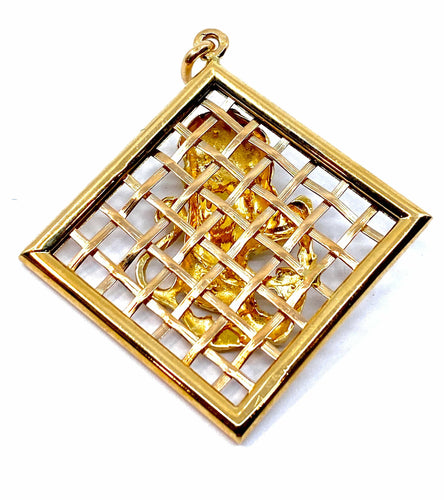 Pendentif Pendentif médaille lion sur fond grillagé 58 Facettes