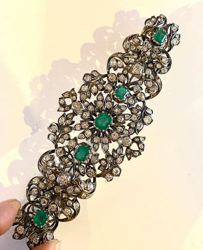 Bracelet Exceptionnel bracelet XIXe diamants, émeraudes, or et argent 58 Facettes