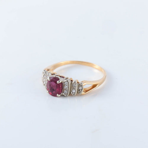 Bague 55 Bague en or, rubis 58 Facettes