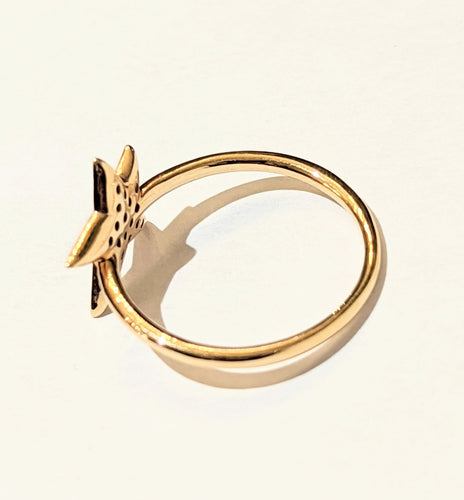 Bague 54 DJULA Bague étoile or et saphirs verts 58 Facettes