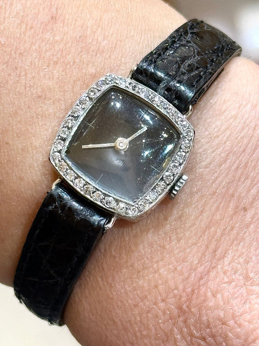 Watch Classic old watch with gold case and diamond surround 58 Facettes