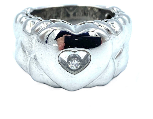 Chopard, Bague Jonc Happy Diamonds En Or Blanc 18 Carats Avec Halo Carré Pavé De Diamants Chopard, Bague Jonc Happy Diamonds En Or Blanc 18 Carats Avec Halo Carré Pavé De Diamants