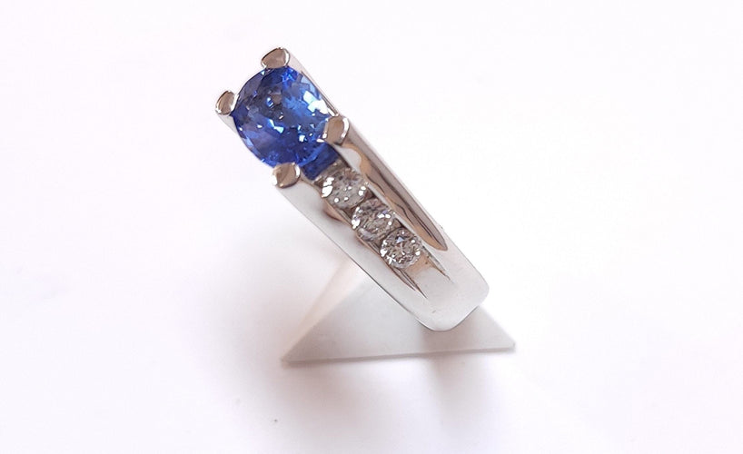 Bague 57 Bague or blanc saphir et diamants 58 Facettes DV.Bag.Saph.Dt