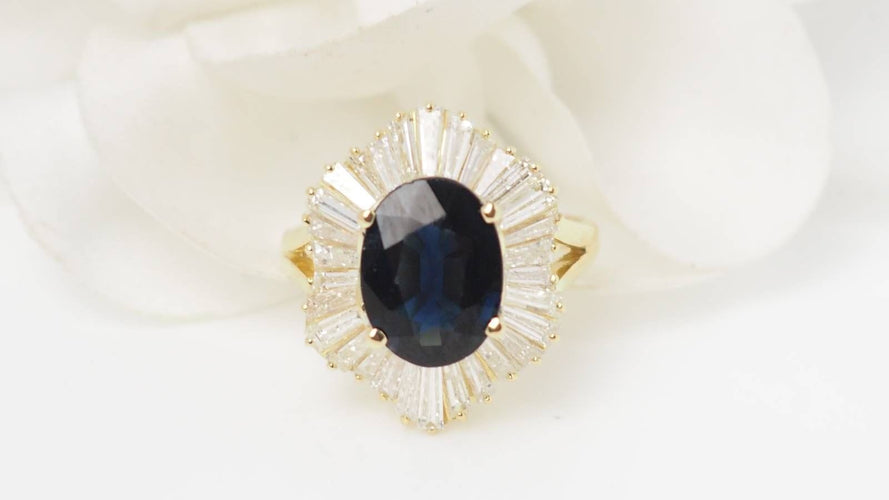 Bague 54 Bague Jupe en or jaune, saphir ovale et diamants 58 Facettes 32522