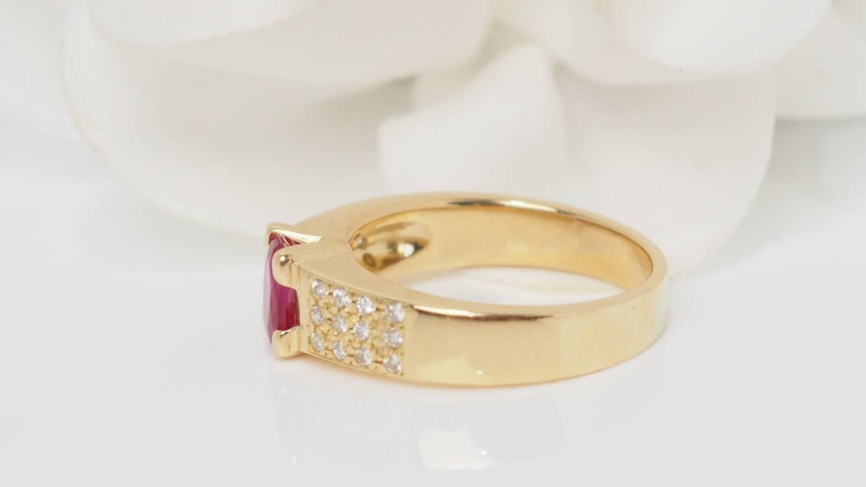 Bague 56 Bague en or jaune, rubis et diamants 58 Facettes 20456