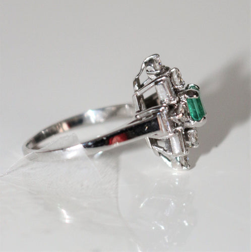 Bague Bague Fleur Moderniste émeraude 58 Facettes 509