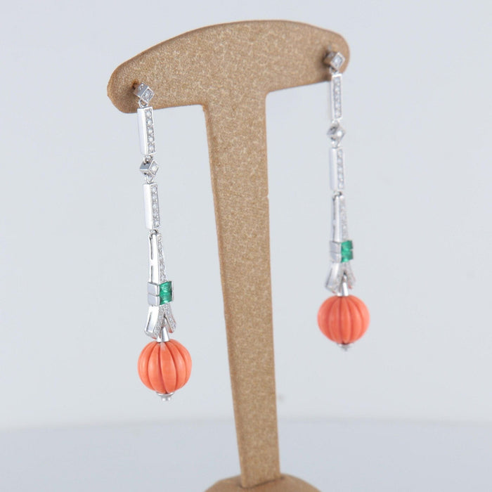 Boucles d'oreilles Boucles d'oreilles en or, émeraude et corail gadronné 58 Facettes