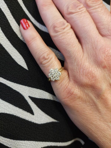 Bague 49 BAGUE FLEUR DIAMANTS 58 Facettes 073711
