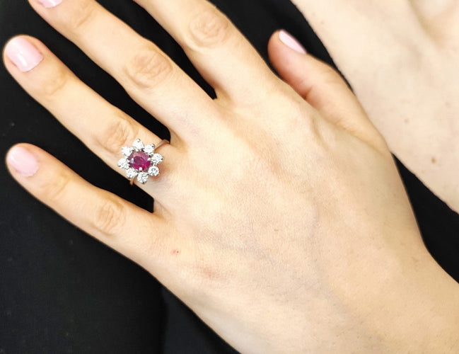 Bague Bague Marguerite rubis et diamants or blanc 58 Facettes RA-607/12