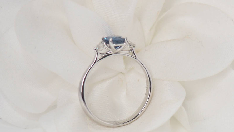 Bague 55.5 Bague en platine saphir de Ceylan et diamants 58 Facettes 32075