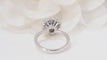 Bague 53.5 Bague marguerite en or blanc, saphir et diamants 58 Facettes F4949
