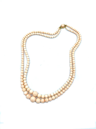 Collier Collier en or et corail 58 Facettes