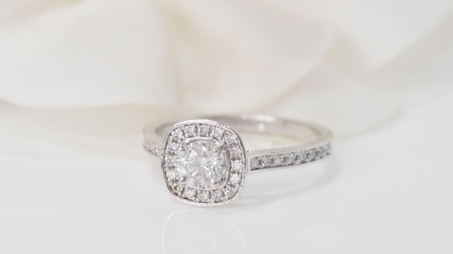 Bague 53 Solitaire en Or blanc et diamants 58 Facettes 31789/31786