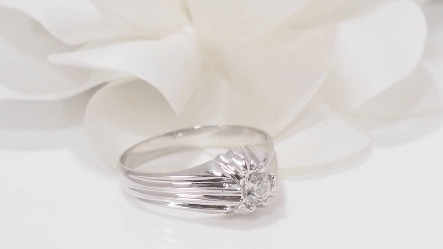 Bague 64 Bague solitaire en or blanc et diamant 58 Facettes 32196