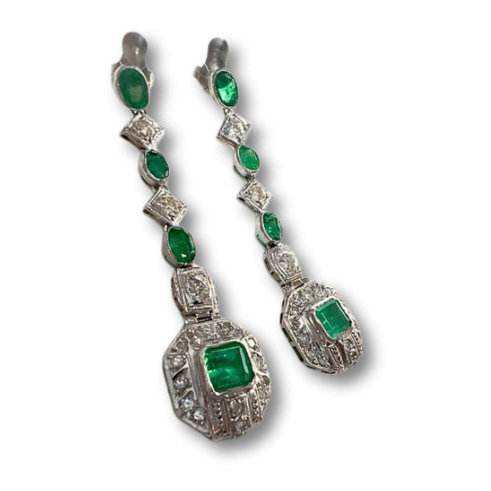 Boucles d'oreilles Boucles d'oreilles en platine de style Art Déco avec diamants et émeraude 58 Facettes Q725A