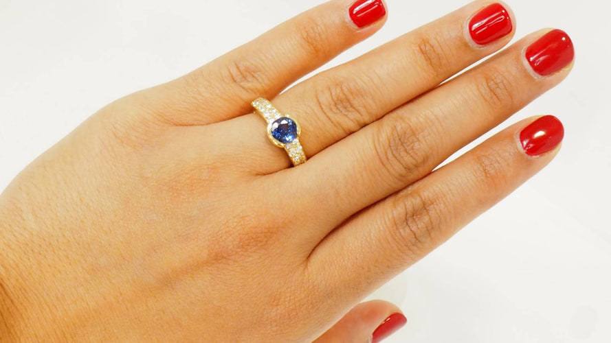 Bague Bague en or jaune, saphir de Ceylan et diamants 58 Facettes F4830