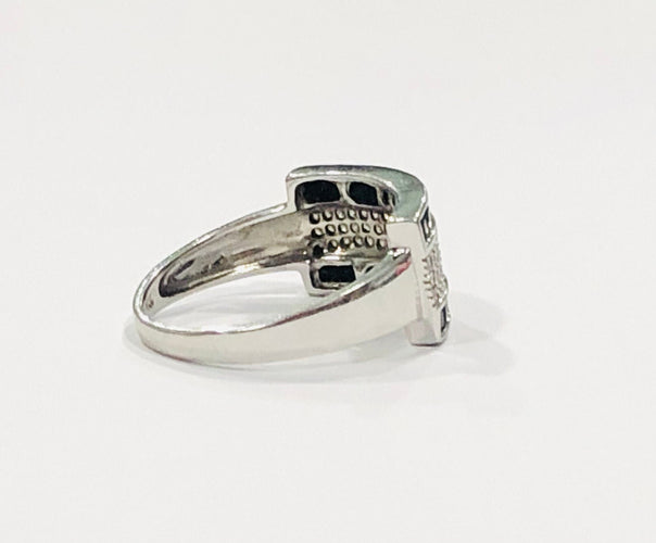 Bague 56 Bague or blanc saphirs et diamants 58 Facettes