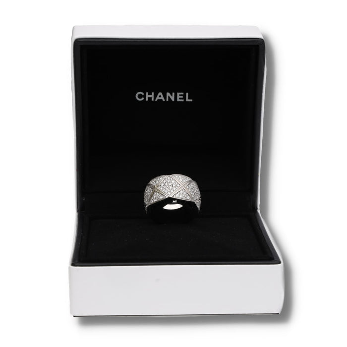 Bague 51 Bague Chanel "Coco Crush Grand Modèle" en or gris et diamants 58 Facettes