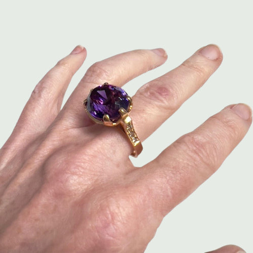 Bague 56 Bague au design contemporain du XXe siècle en or 18 carats avec diamants et améthyste 58 Facettes Q850