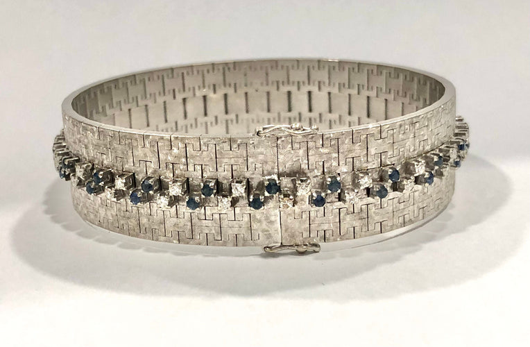 Bracelet BRACELET TANK MANCHETTTE OR BLANC SAPHIRS ET DIAMANTS 58 Facettes