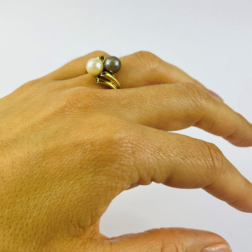 Bague 53 Bague Toi et Moi Or Jaune Perles de Culture et Saphir 58 Facettes 20400000621