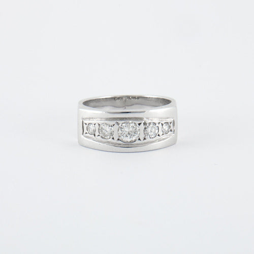 Bague 53 Bague en or blanc & diamants 58 Facettes