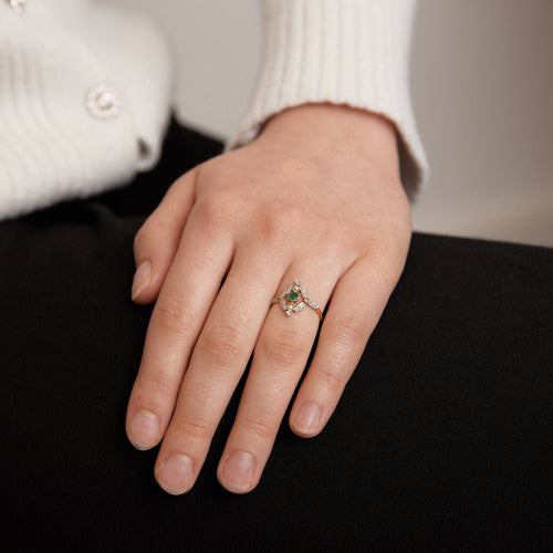 Bague 50 Bague en diamants, perles, pierre verte 58 Facettes