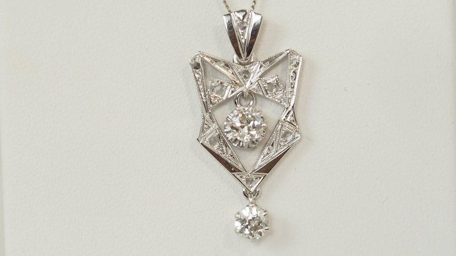 Collier Collier Art déco en or platine et diamants 58 Facettes 30578