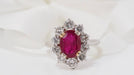 Ring White gold daisy ring with oval ruby ​​and diamonds 58 Facettes 30987