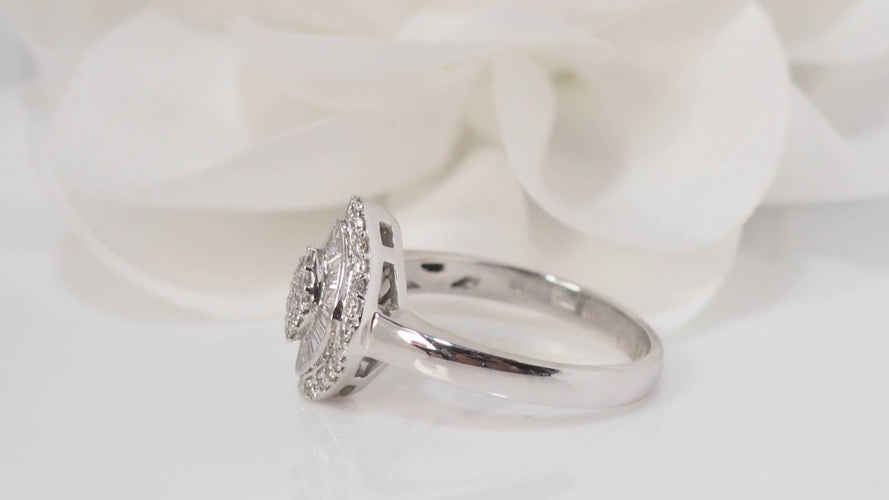 Bague Bague losange en or blanc pavée de diamants 58 Facettes 21839