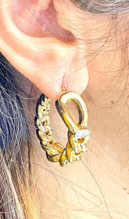Boucles d'oreilles Boucles d’oreilles en or jaune, chic et originales 58 Facettes